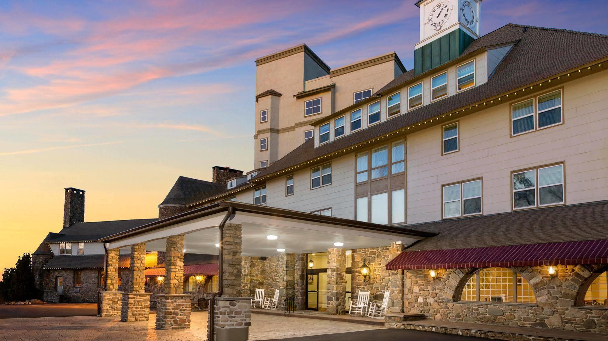 Pocono Manor Resort And Spa Exterior photo